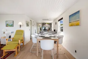 Voll ausgestattetes Ferienhaus mit Terrasse und Garten | Meerblick - Image 4