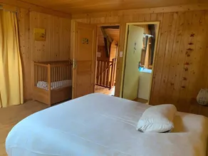 La Ruche "Tournesol" Guest Room – Nature and Tranquility Retreat - Image 2