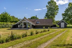 Holiday home with barbecue & terrace - Image 2