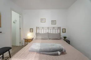Agréable chambre chez l'habitant avec terrasse et internet haut débit | Parfaite pour le travail à distance - Image 2