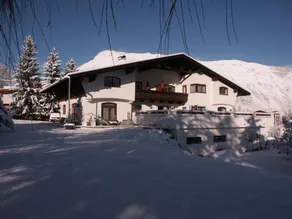 Family-oriented apartment with sauna & terrace - Image 2