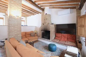 Fully equipped spacious flat with private pool, terrace & barbeque - Image 5