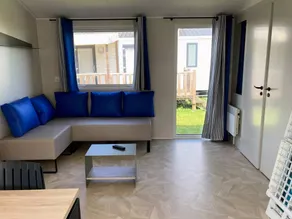 Mobile home with sauna, terrace & hot tub - Image 2