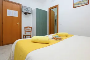 Private room | Beach nearby - Image 5