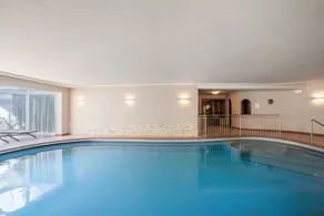 Appartamento con piscina riscaldata, giardino e idromassaggio | Vista sul fiume | Adatto per il telelavoro - Image 4