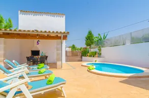 Villa mit Garten, Terrasse und privatem Pool - Image 3