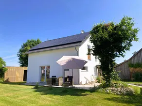 House with terrace, garden & barbeque | Garden view - Image 3