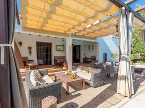 Fully equipped pleasant holiday home with garden, private pool & barbeque | Nature view - Image 4