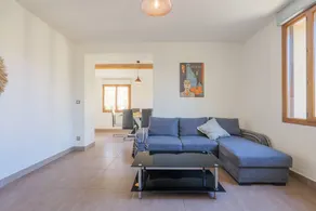 Cottage with hot tub, terrace & BBQ | City view - Image 3