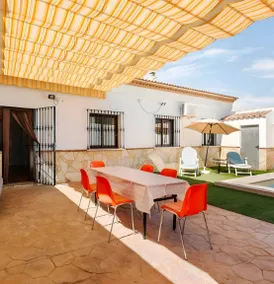 Holiday Home 'Miró' with Mountain Views, Private Pool, Wi-Fi and Air Conditioning - Image 3