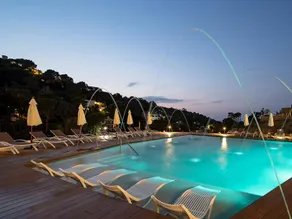 Bungalow with pool - Image 2