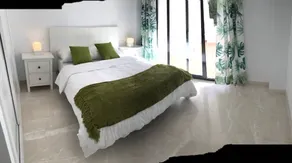 Spacious Apartment with Views in Málaga, 77 m², Shared Pool - Image 5