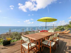 Cottage with terrace & garden - Image 3