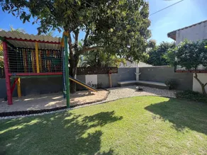 Holiday home with barbeque & garden - Image 2