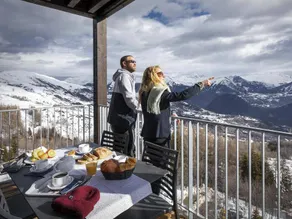 Family-friendly pleasant apartment with heated pool | Mountain view | Close to the ski | Pets are welcome - Image 2