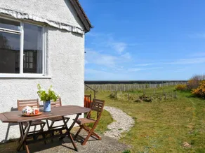 Cottage with garden | Water view - Image 3