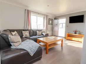 Cottage with garden | Beach view - Image 4