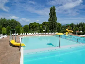 Mobil-home adapté aux familles avec piscine et terrasse | Avec animaux admis - Image 3