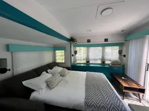 Gorgeous and Unique Glamping Caravan near Miller Lake, Perfect for a Weekend of Swimming and Hiking - Image 3