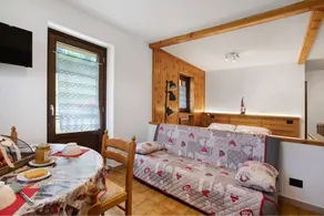 House with garden | Mountain view - Image 3
