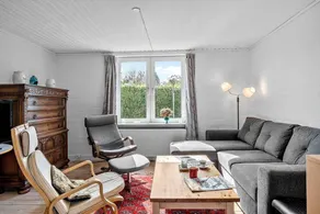 Holiday home with terrace & garden - Image 3
