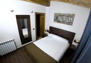 Charming Cottage 'Santa Cristina' with Mountain Views and Garden - Image 4