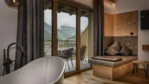 Apartment with sauna, terrace & garden - Image 5