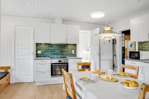 Holiday home with barbeque & terrace | Sea view - Image 3