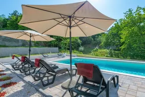 Voll ausgestattetes schönes Ferienhaus mit Garten und Grill - Image 3