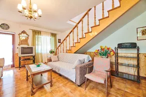 Fully equipped holiday home with terrace, barbecue & garden - Image 2