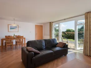 Holiday apartment with garden - Image 5