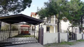 Villa with garden, terrace & barbecue | Pool view - Image 2