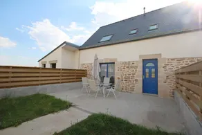 Gite with terrace & garden - Image 2