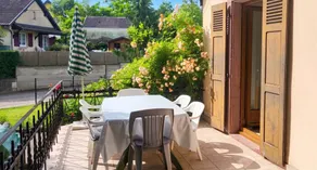 Holiday home with barbeque, terrace & garden | Garden view - Image 2