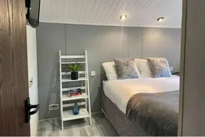 Espléndido lodge apto para niños con piscina | Vistas al lago | Admite perro - Image 2