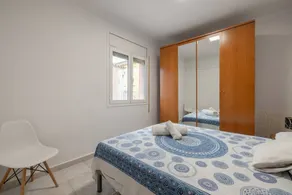 House with terrace, garden & pool - Image 3