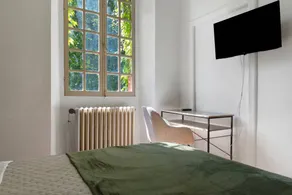 Dedicated room with terrace & garden | Garden view - Image 4