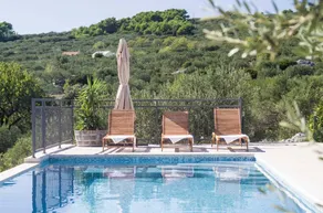 Villa apta para familias con jardín, terraza y barbacoa | Vistas a la piscina - Image 4