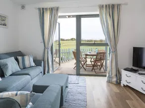 Child-friendly wonderful cottage with terrace & garden | Beach view | Pets allowed - Image 4