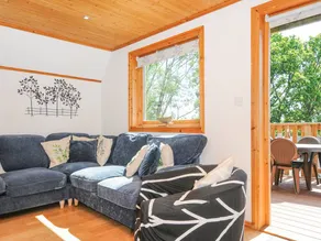 Family-oriented nice cottage with jacuzzi, pool & garden | Dogs allowed - Image 5