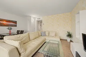 Wohnung mit Pool | Stadtblick - Image 4