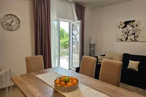 Apartamento vacacional con barbacoa, terraza y jardín - Image 5