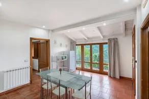 Villa with hot tub, garden & pool | Mountain view | Perfect for remote work - Image 4