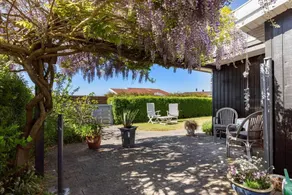 Lovely summerhouse by the beach - Image 2