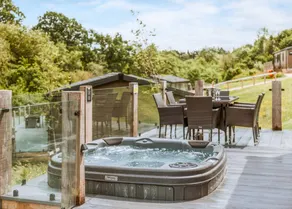 Sycamore Lodge VIP Hot Tub and Pet Friendly - Image 3