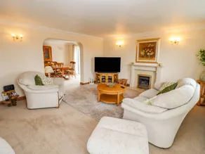 Cottage with BBQ & garden - Image 3
