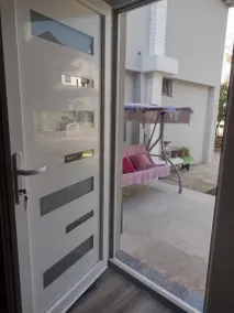 Holiday apartment with terrace, garden & BBQ - Image 3
