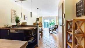 Agréable appartement de vacances entièrement équipé avec terrasse | Vue jardin | À côté de la plage | Avec animaux bienvenus - Image 4