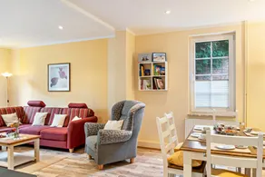 Holiday home with terrace, garden & barbecue - Image 4