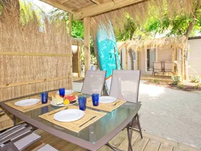 Mobile home with pool - Image 3
